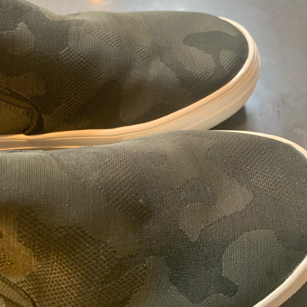 Shoes - Picture 2 of 5